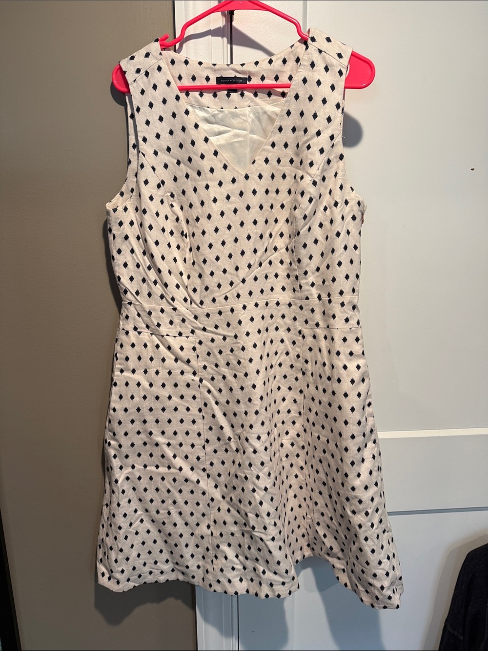 Tommy Hilfiger Cream Sleeveless Dress with Black Diamond Print